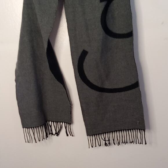 Calvin Klein Gray and Black Men's Scarf. Warm, Fashionable,Winter - Picture 2 of 5